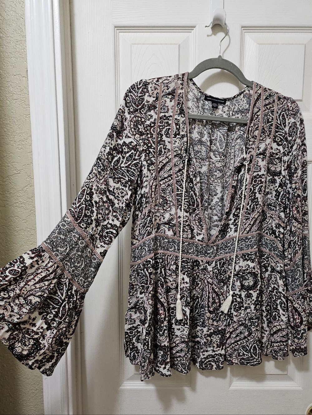 American Eagle Outfitters Black & Pink Paisley Peasant Top